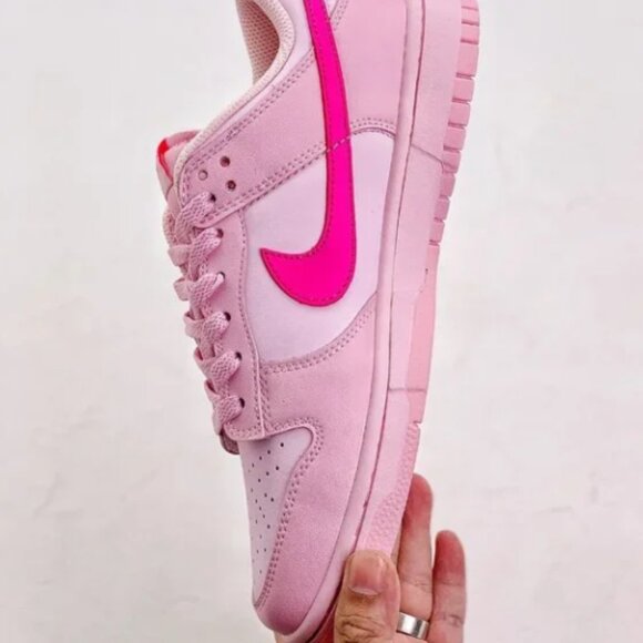Nike Dunk Low "Triple Pink" Classic casual board shoe pink - Picture 7 of 9